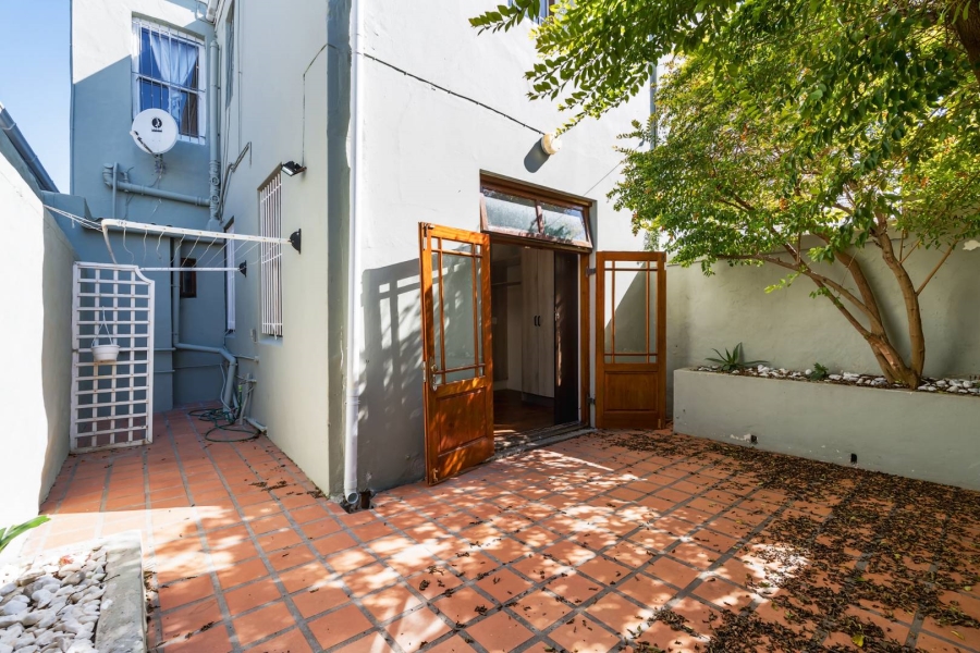 3 Bedroom Property for Sale in Sea Point Western Cape
